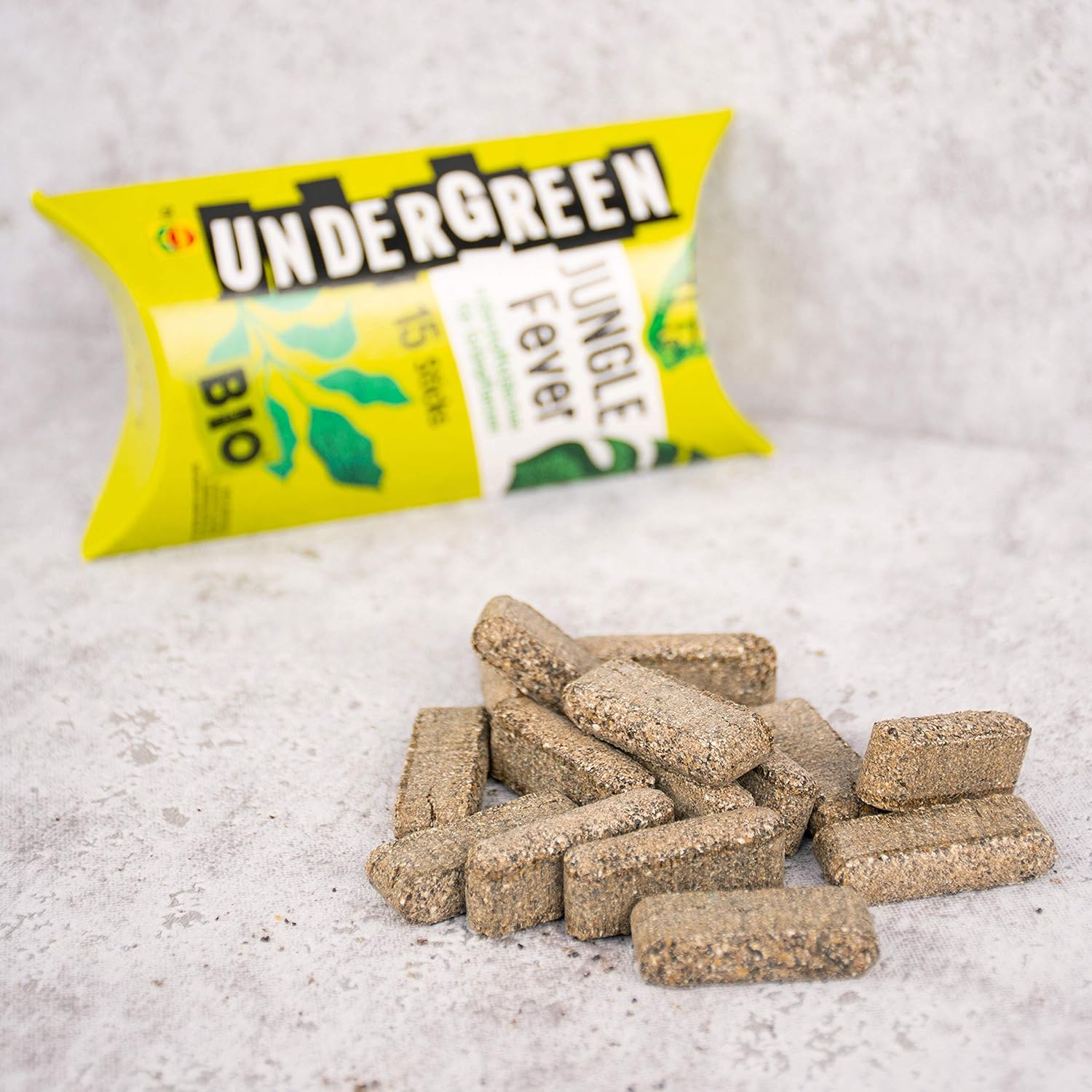 Undergreen by COMPO Jungle Fever, Dünger, Nährstoffstäbchen für Grünpflanzen, Bio-Düngestäbchen, 15 Stück