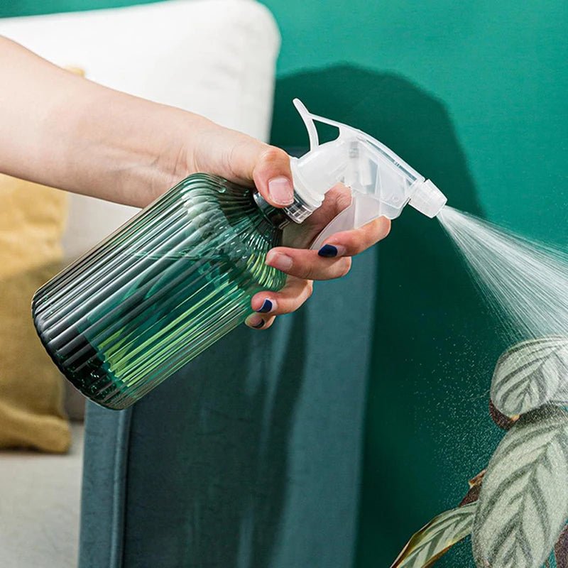Farbige Sprühflasche aus Kunststoff, 500ml, verschiedene Farben -KAKTOS