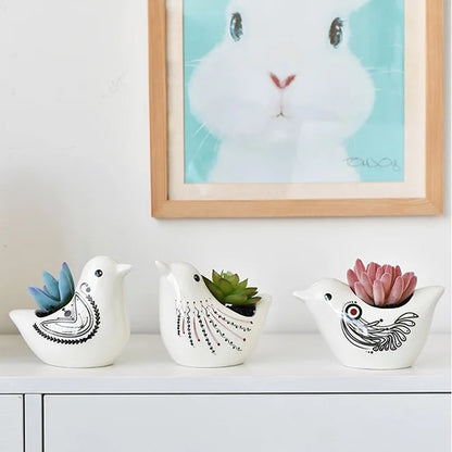 PLANTBIRDS – Blumentopf für Innenbereiche, Keramik, Weiß mit Tribal-Mustern, Ø 10 cm, Vogelform mit Drainageloch