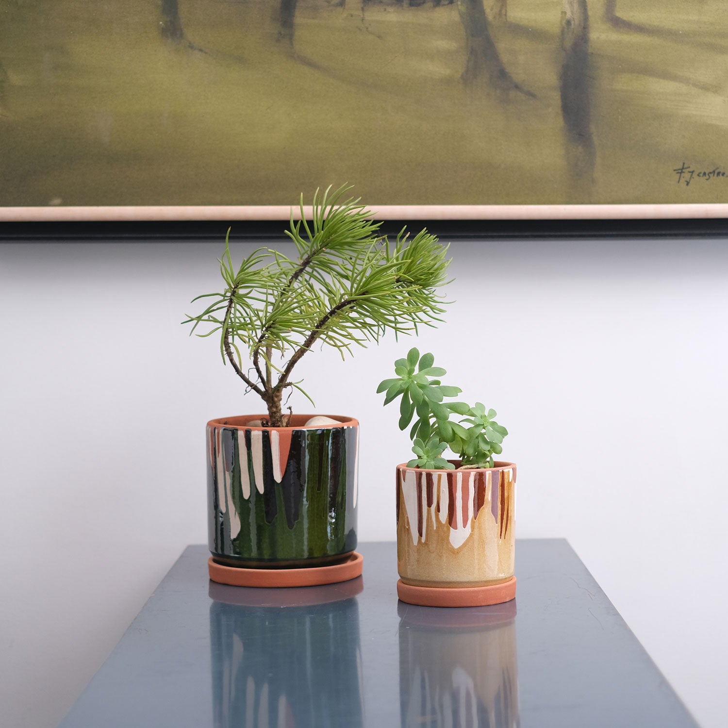 Ugo – Blumentopf aus Ton mit Untersetzer, grün glasiert, Ø 18 cm, handgefertigt aus Portugal